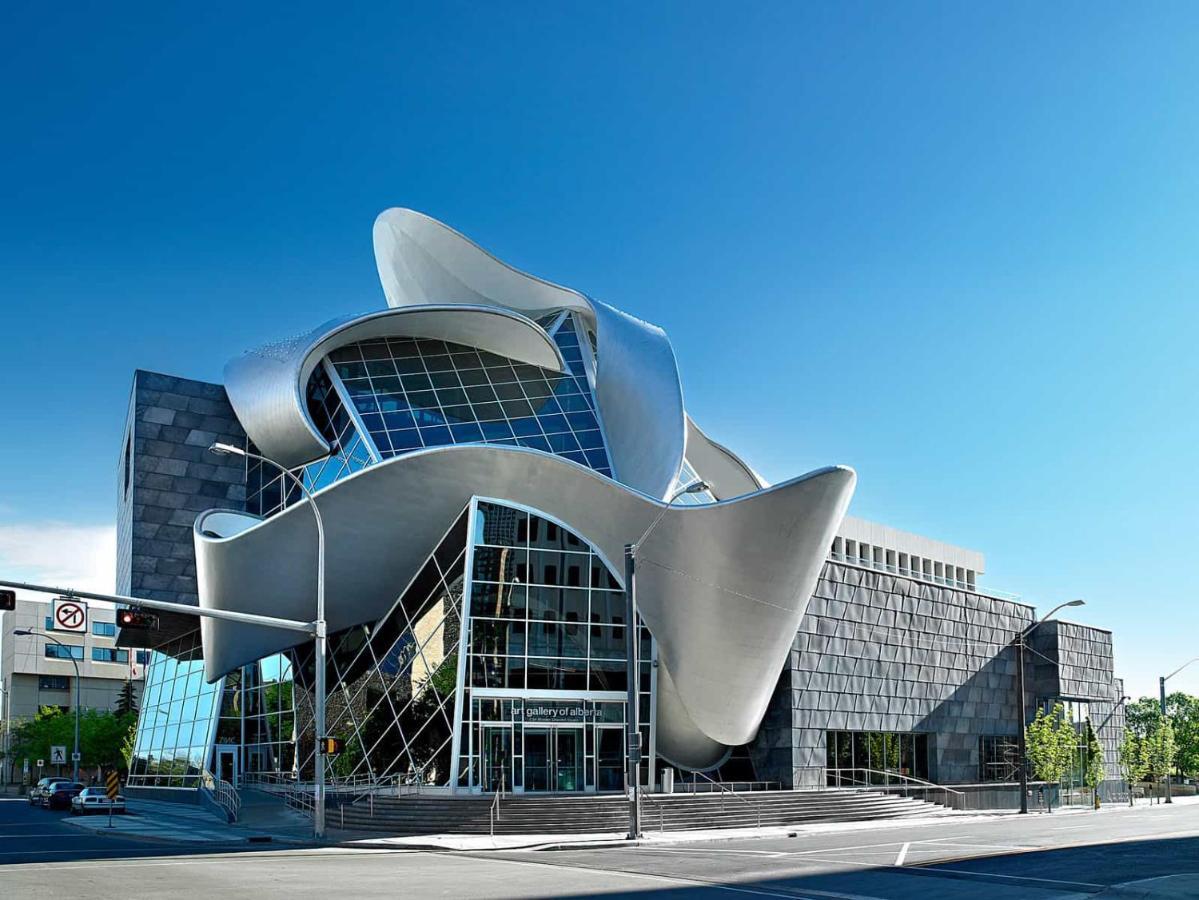 Vibrant Modern Oasis - Free Parking, Netflix, Fast Wi-Fi - Long Stays Welcome Edmonton Buitenkant foto